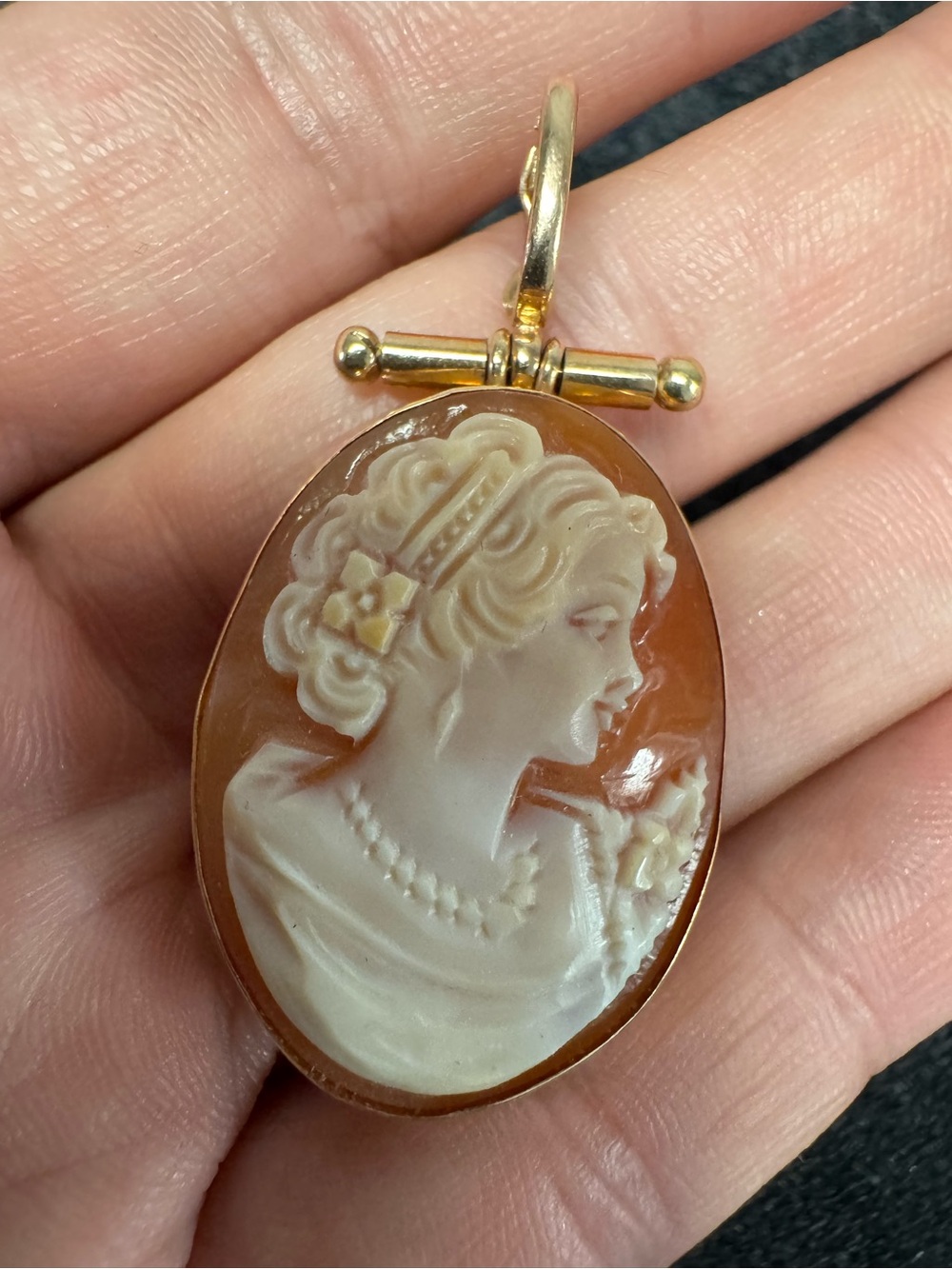 Vintage 14k Cameo Pendant Necklace